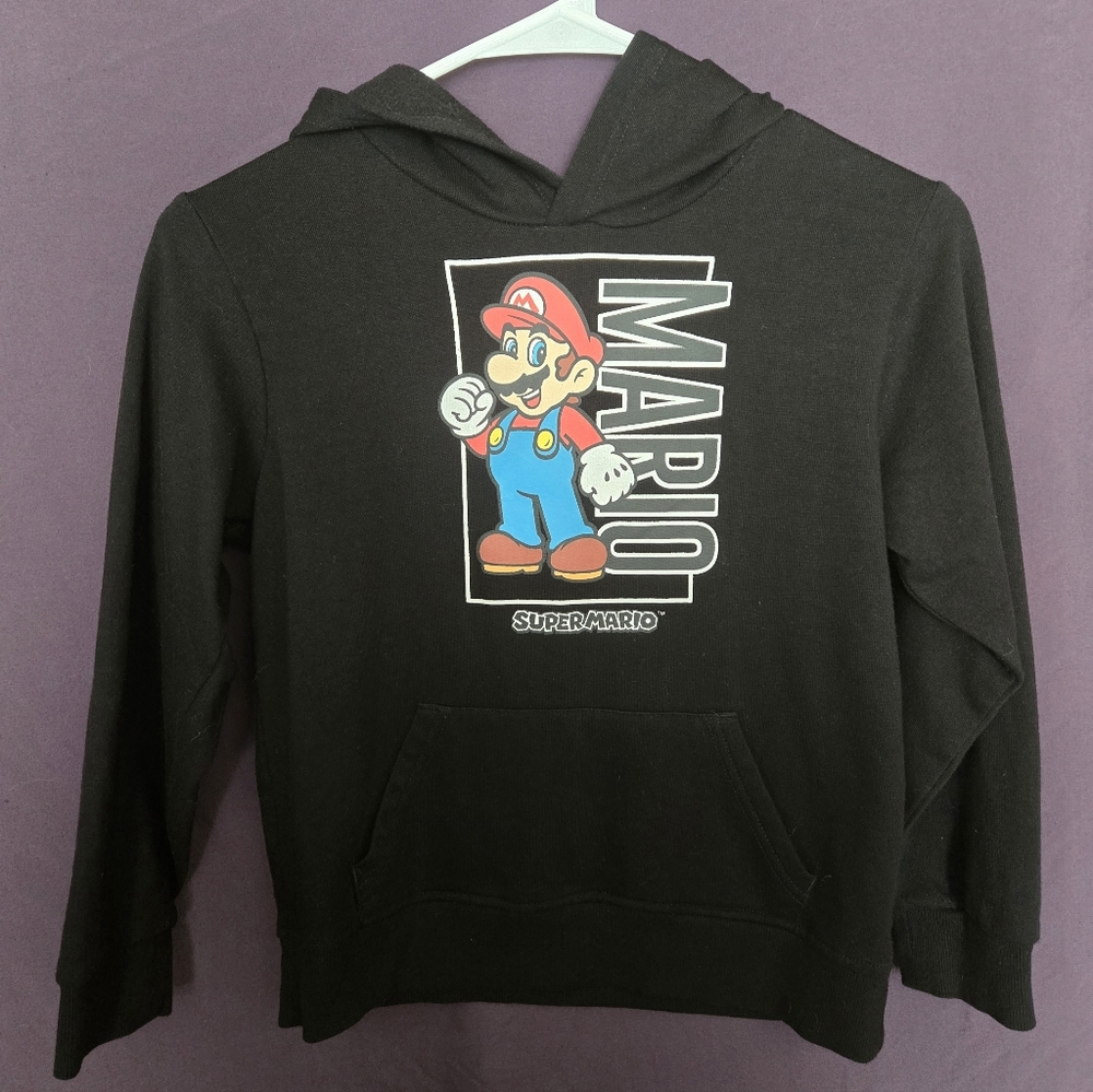 Super Mario Kids Sweatshirt Small. Nintendo